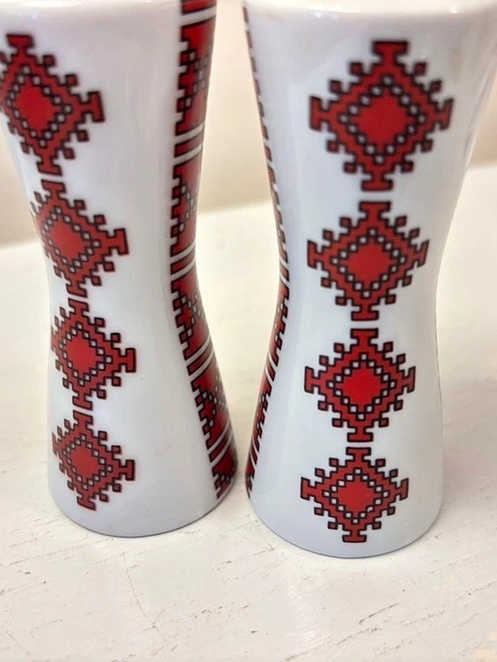 Ukraine Geometric Ceramic S/P Shaker Pair in White & Red